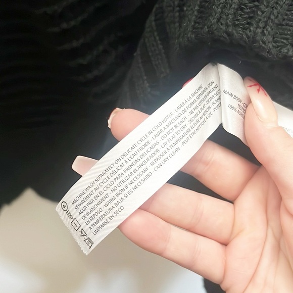 Ariat Oversized Acrylic Knit Short Sleeve Black Scoop Neck Poncho - Picture 8 of 11